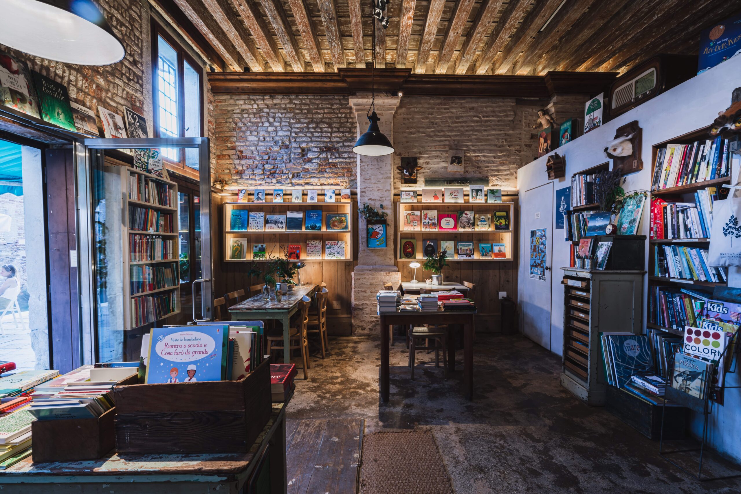 Sulla Luna #DoveCompriConta per Visa @seventhsoul